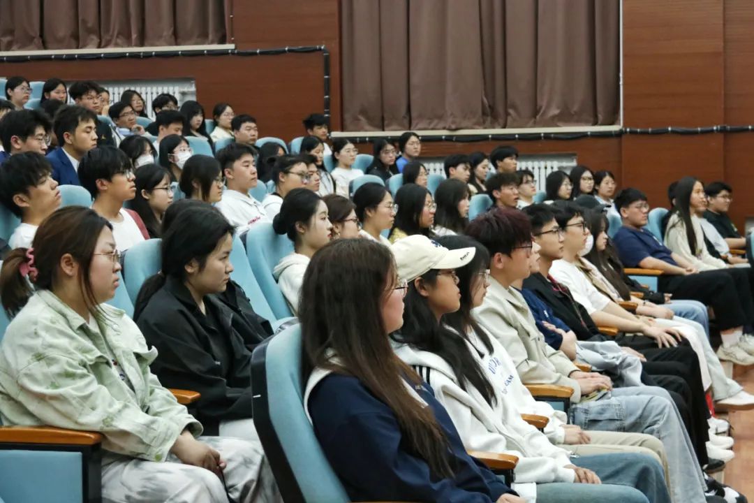 志愿青春·助力科技体育 我校团委举办2025长城汽车智慧工厂半程马拉松志愿者培训会